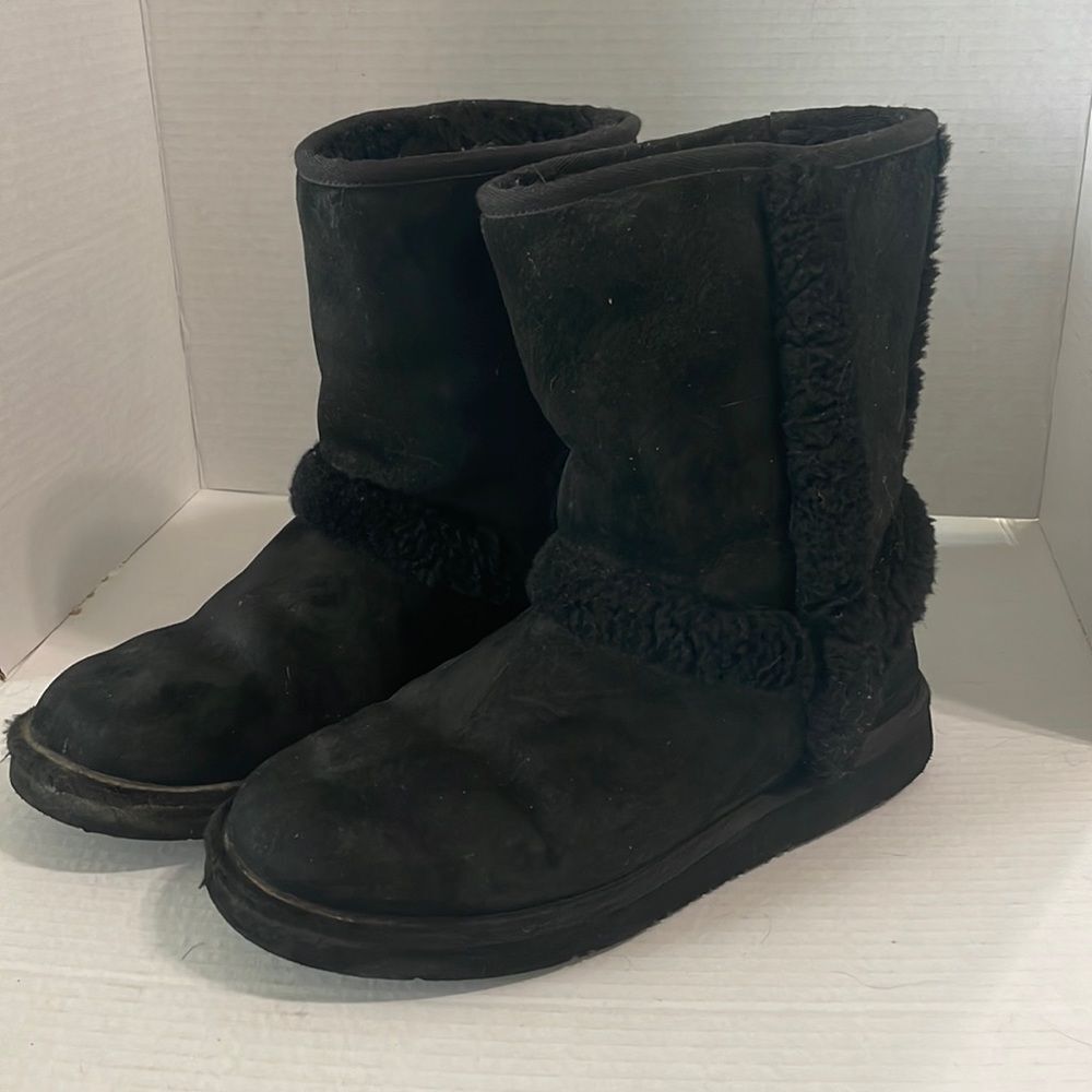 UGG Boots Black Suede Carter Boots in size 9. Well loved Winter Cozy Boho